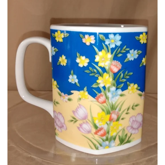 JAPAN | Beautiful Vintage Floral Mug | 12 oz - Picture 4 of 6